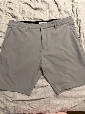 Men's Flat-Front Light Gray Performance Shorts